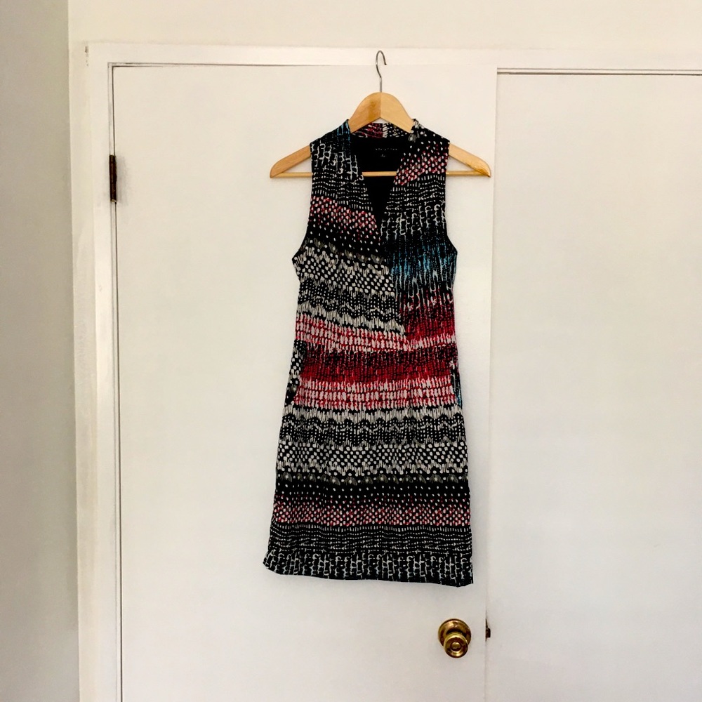 Adelyn Rae V-neck sleeveless printed dress